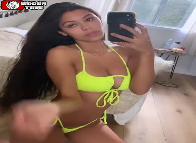 Video :Instagram account of the day - Alexae Perez